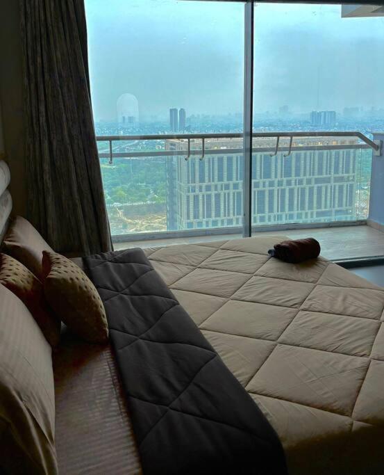 Countryside Luxury Suites - Supernova Noida Neu-Delhi Exterior foto