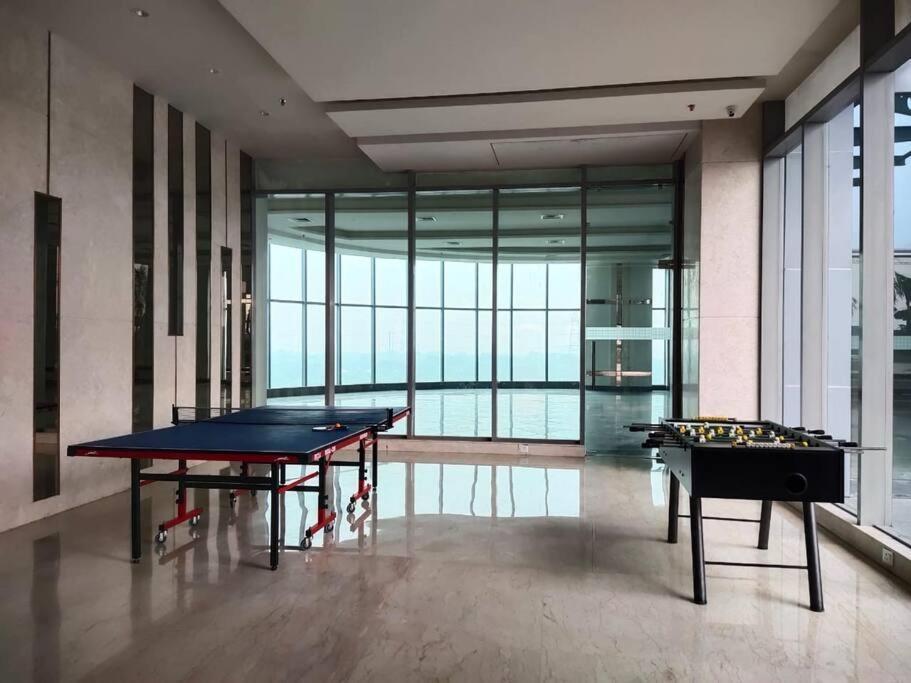 Countryside Luxury Suites - Supernova Noida Neu-Delhi Exterior foto