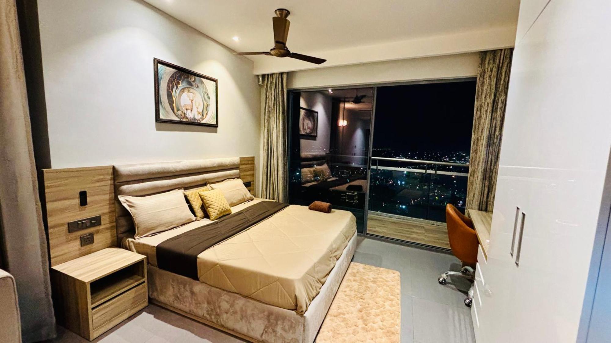 Countryside Luxury Suites - Supernova Noida Neu-Delhi Exterior foto